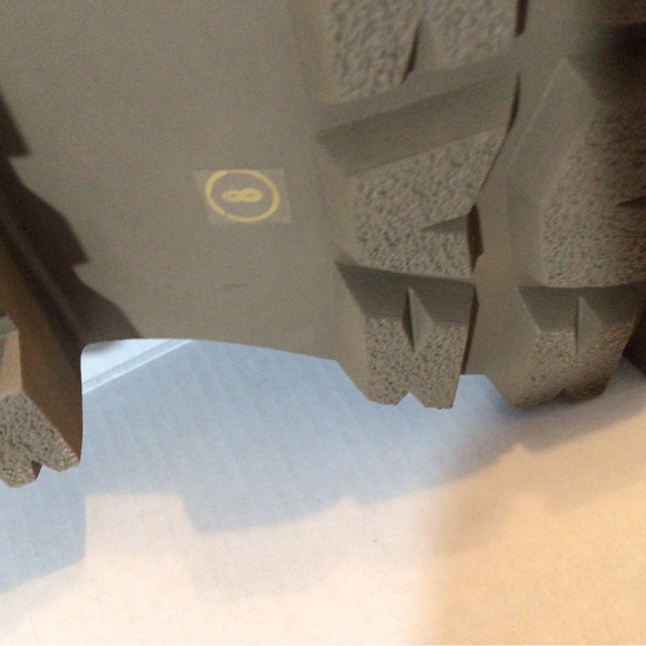 NEW ,Aqua Jessy TAUPE Suede Boots, size 8 M, never Worn exclusive Bloomingdales. - Picture 3 of 6